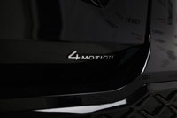 Only 8,150 KM!! The all-new 2025 VW Tiguan has been completely re-imagined with sporty, eye-catching... (image 7)