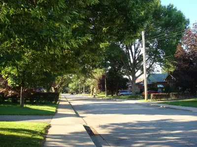 Student rooms near McMaster University main campus