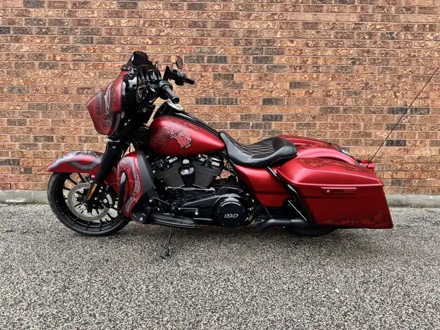2019 Harley-Davidson Street Glide Special **CUSTOM PAINT** **CAN in Sport Touring in Markham / York Region - Image 3