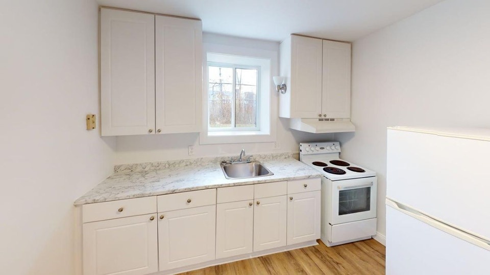 DECEMBER 1ST- 2 BEDROOM- DOWNTOWN- PARKING- STORAGE 3