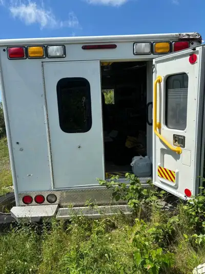 10 1/2ft Ambulance Body Body only All aluminum Would make a good chicken coop or storage. $1,200 plu...