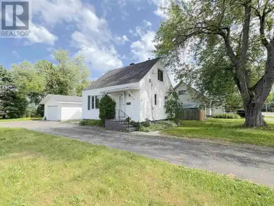 Charming 3 Bedroom Home with Parking & In-Unit Laundry – $2,199/