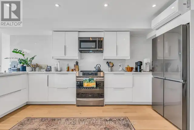 UPPER - 61 EDWIN AVENUE Toronto (Dovercourt-Wallace Emerson-Junc in Long Term Rentals in City of Toronto - Image 9