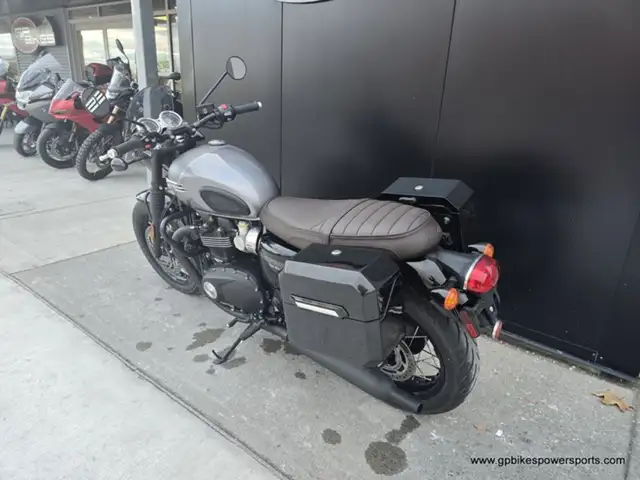 2025 Triumph Bonneville T120 Black Graphite / Matte Graphite in Street, Cruisers & Choppers in Oshawa / Durham Region - Image 11
