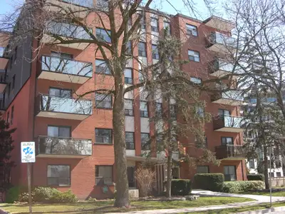 One Bedroom (no balcony) Unit in the Heart of Bronte Village just steps away from the Lake and Bront...