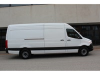 2025 MERCEDES SPRINTER 2500 -- 170 FULL SIZE -- HIGH ROOF -- ECONOMICAL AND POWERFUL HIGH OUTPUT DIE... (image 6)