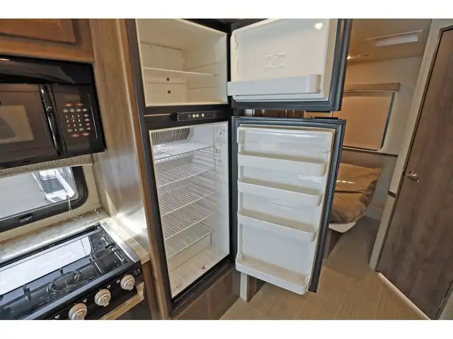 2020 Entegra Coach Vision 26X 2 extensions Classe A Vision in RVs & Motorhomes in Laval / North Shore - Image 11