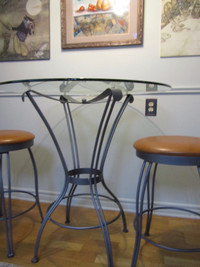 Lawrenceville Counter Height 36” øTable, Metal w. Glass Top
