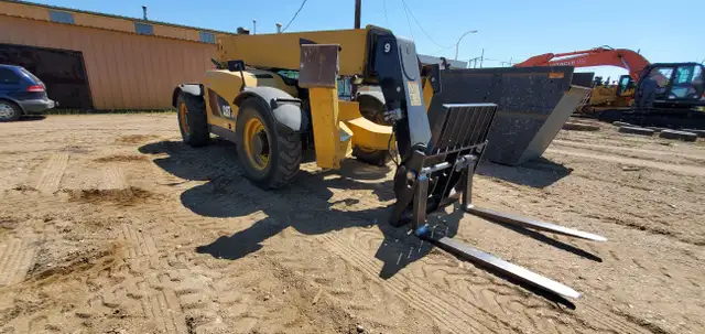 2013 Caterpillar TL943C in Heavy Equipment in Saskatoon - Image 7
