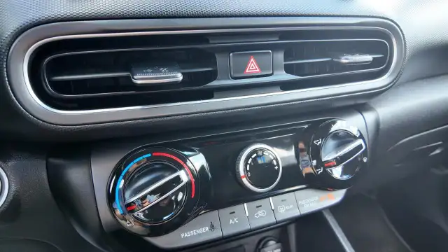 2022 Hyundai Kona 2.0L Preferred 1-Owner // AWD // Heated Sea... in Cars & Trucks in Barrie - Image 19