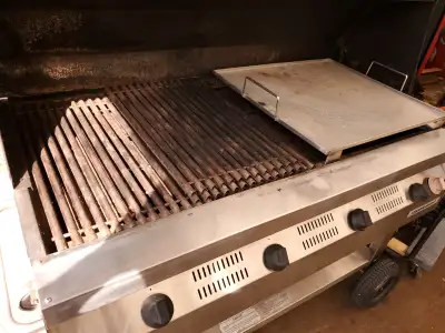 COMMERCIAL STAINLESS STEEL BBQ FLAGRO MADE IN CANADA, View more