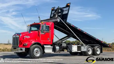 Heavy truck / Camion lourd - # STOCK: C-36721 2007 KENWORTH T800 CAMION PLATE FORME HOOKLIFT 2007 KE...