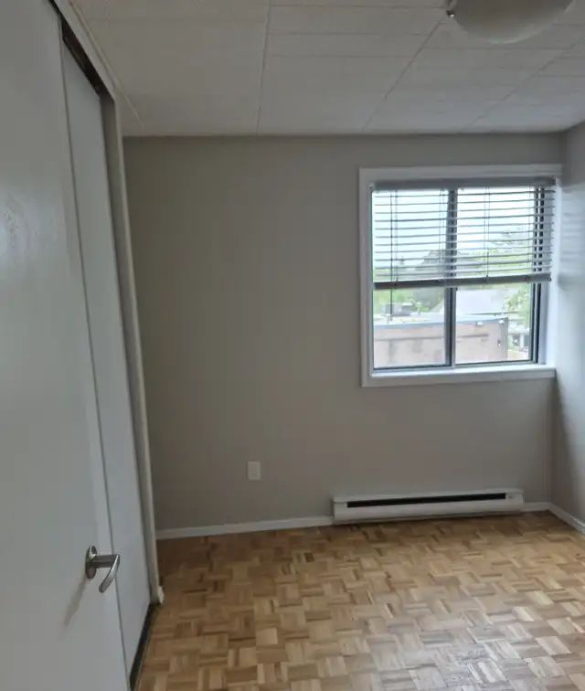BARRIE ANNE GARDENS-Spacious 1 & 2 BDRM Suite - Available Now!62863326063617124