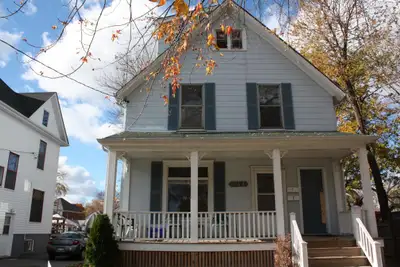 Apartments For Rent (Bachelor) - 111 Brock St S, Sarnia, ON