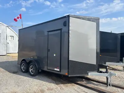 Remorque fermée 7x14x7.3 portes rampe arrière + 1 porte côté et grande porte pour Side X Side Parfai...