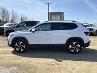 AMVIC Licensed Dealer * Heated Front Seats * Heated Steering Wheel * All-Wheel Drive * Adaptive Crui... (image 4)