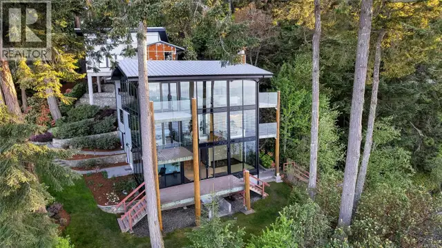 1676 Lands End Rd North Saanich, British Columbia in Houses for Sale in Victoria - Image 2