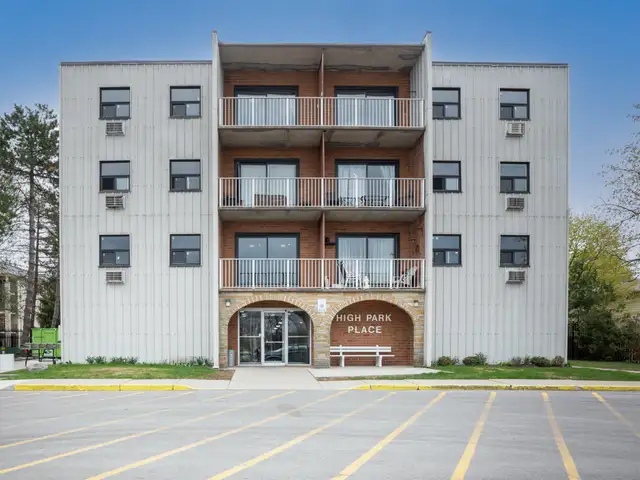 High Park Place Apartments - 2 Bedroom 1 Bathroom Apartment for  in Long Term Rentals in Sarnia - Image 2