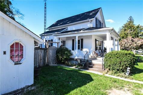 106 Forest Street W in Houses for Sale in Hamilton - Image 2