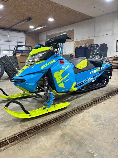 APPLY NOW: https://www.ridecollective.ca/get-pre-approved 2017 SKIDOO FREERIDE 800 E-TEC 146 800 E-T...