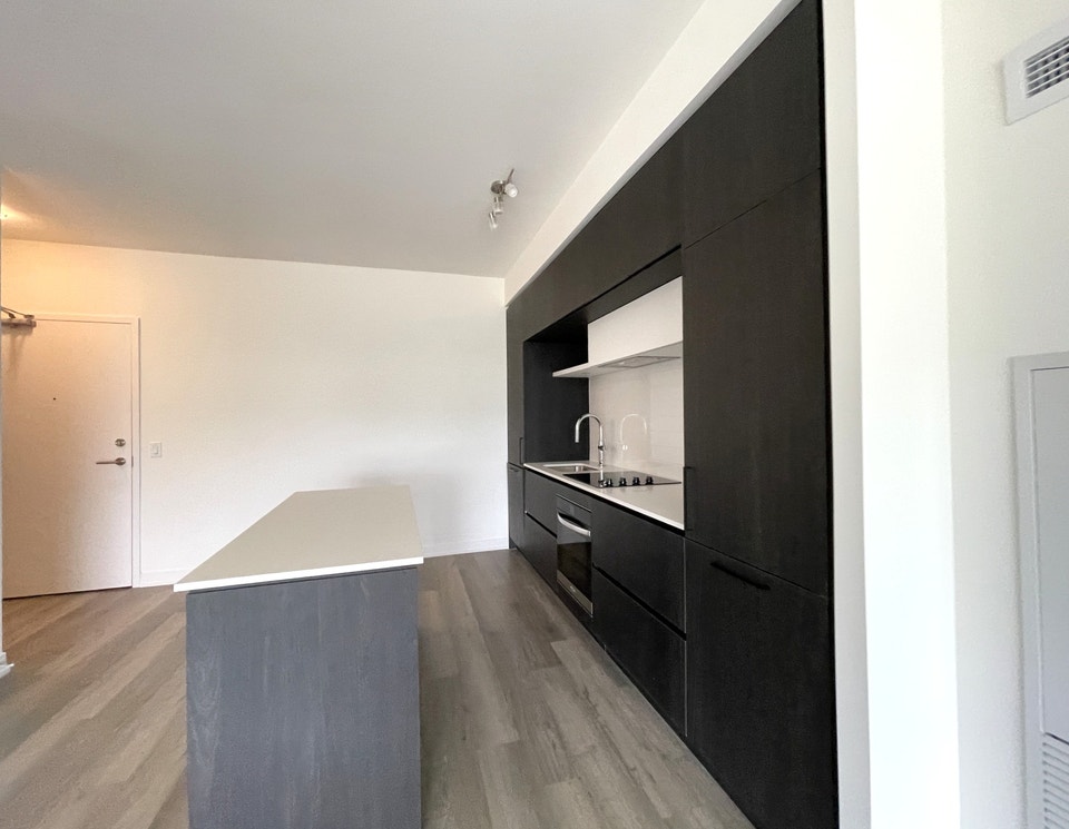 RICHMOND HILL-Brand New 2 Bed/2Bath Condo For Rent w/PRKG 5