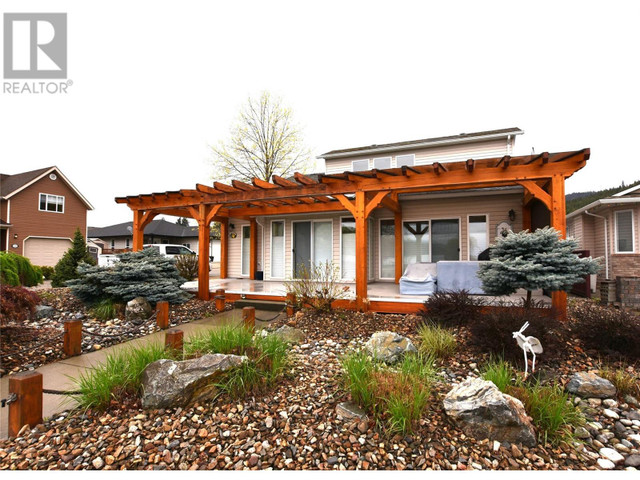 605 Elk Street Vernon, British Columbia in Houses for Sale in Vernon - Image 2