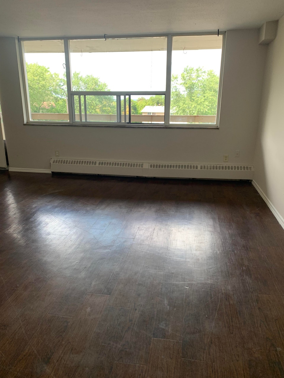 Spacious 3 bedroom unit for rent- 1 MONTH FREE* 2