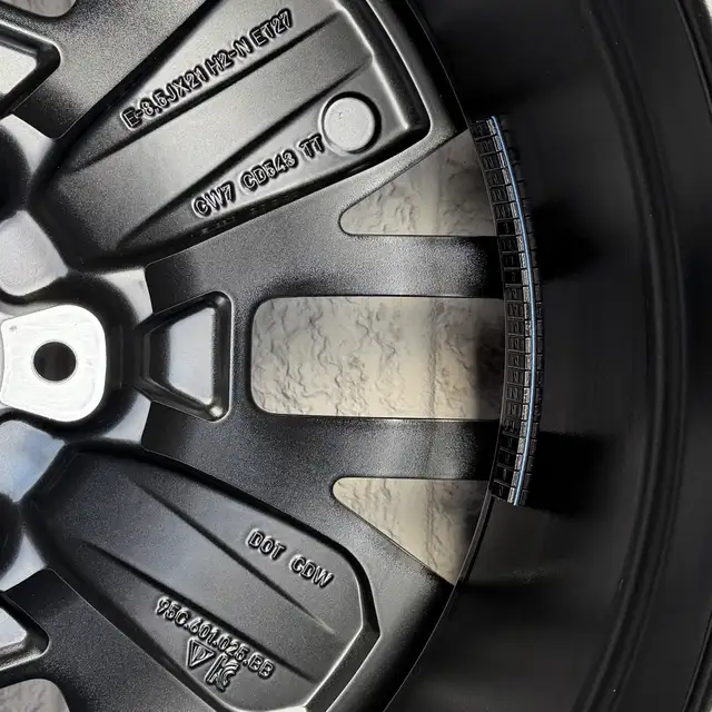 (NEW) 4x Porsche Macan EV Electric 21" OEM Winter Wheels Package in Tires & Rims in City of Toronto - Image 8