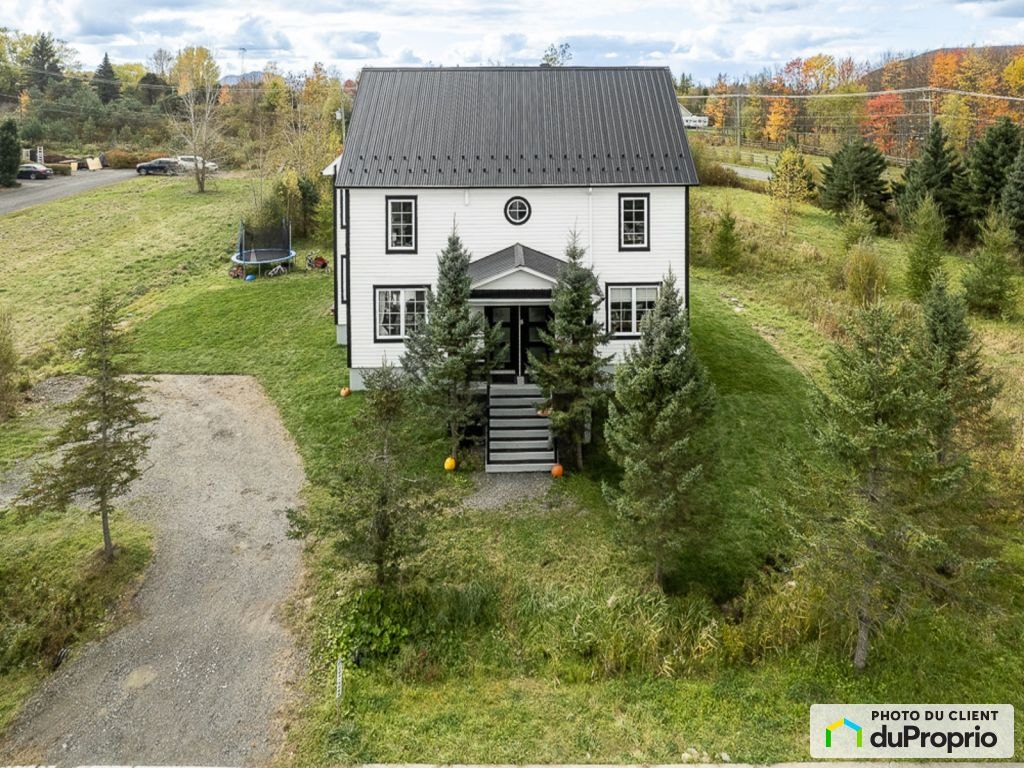 $635,000 - 2 Storey for sale in Waterloo — photo 2