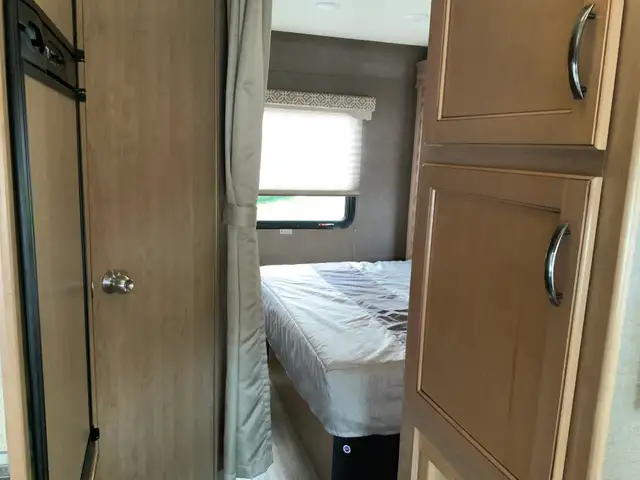 2017 Thor Freedom Elite 22FE in RVs & Motorhomes in Barrie - Image 23