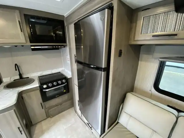 2023 Coachmen RV Freelander 26DS in RVs & Motorhomes in Abbotsford - Image 4