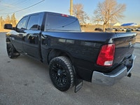 2017 RAM 1500 ST CREWCAB 4X4 NO ACCIDENTS, NO CLAIMS, ONE OWNER TRUCK! QualiTee Motors offers the hi... (image 4)