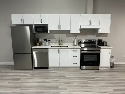 Huge Renovated Mainfloor Apartment In Welland!