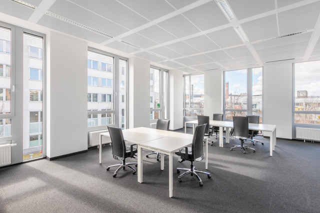 Private office for 4 people dans Espaces commerciaux et bureaux à louer  à Ville de Québec - Image 2