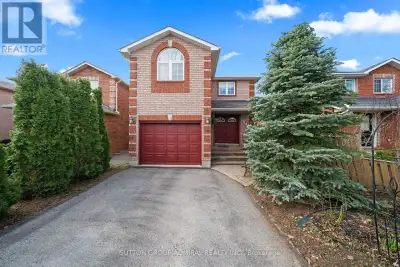 This is the place where your best memories begin. Welcome to 213 Tunbridge Rd in Barrie's desirable...