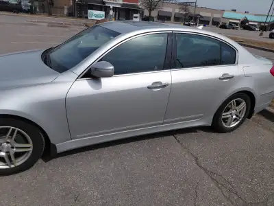 VEHICLE OPTIONS: Airbag: driver Airbag: passenger Airbag: side Alarm Anti-lock brakes Backup sensor...