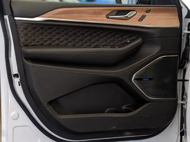 2026 Jeep Grand Cherokee L Summit * - Pano Sunroof - Palermo in Cars & Trucks in Calgary - Image 15
