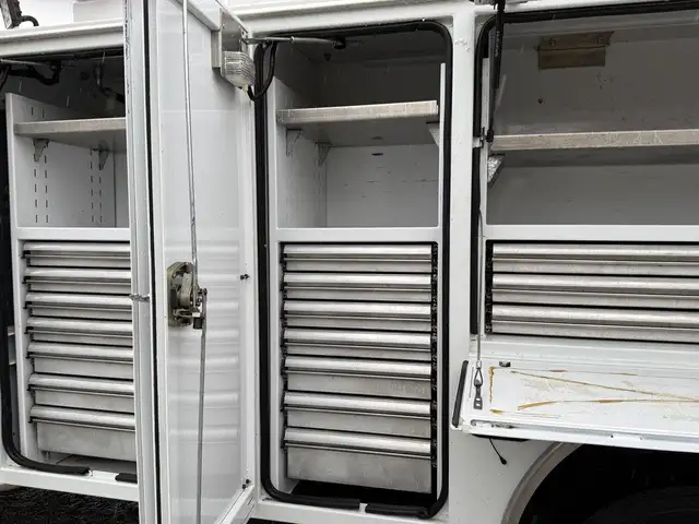 2024 Ram 5500 Heavy Duty Laramie 4x4 Crew Cab Cummins Service Tr in Heavy Trucks in Regina - Image 16