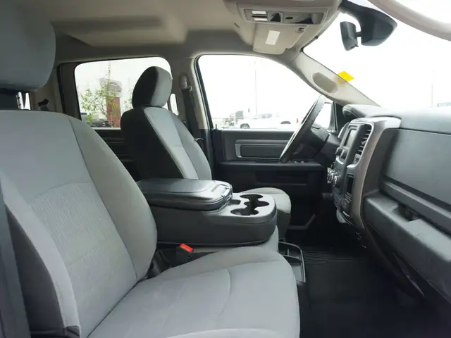 2023 Dodge RAM 1500 SLT Crew Cab - SHORT BED | 4x4 | LOW KMS!!! in Cars & Trucks in Winnipeg - Image 31