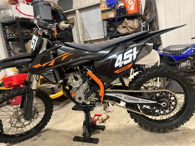 2016 KTM 250 SX-F-BLACK! in Dirt Bikes & Motocross in Edmonton - Image 2