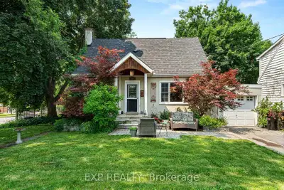 Welcome to 421 Greenwood Avenue in Westboro! This charming three-bedroom, one-and-a-half-bathroom li...
