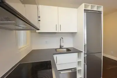 renovated bachelor, Wellesley and Church - ID 67, View more