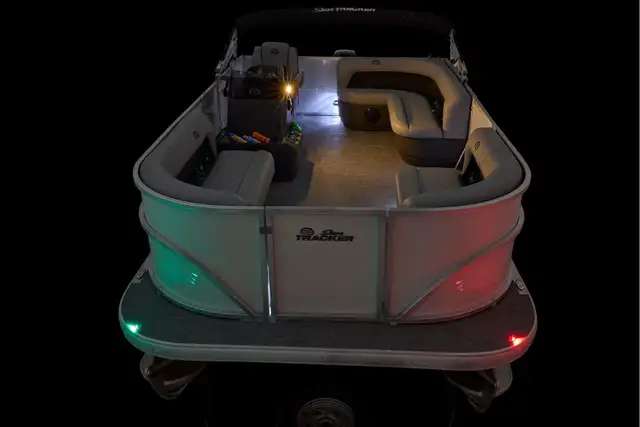 2026 Sun Tracker Party Barge 16 DLX Pontoon boat in Powerboats & Motorboats in Winnipeg - Image 32