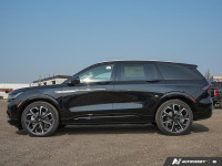 Cooled Seats, Leather Seats! This 2025 Lincoln Nautilus blends an elegant exterior with astounding d... (image 1)