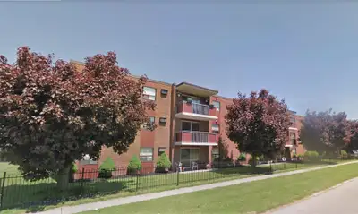 1 BEDROOM APARTMENT IN SENIORS BUILDING IN WALLACEBURG