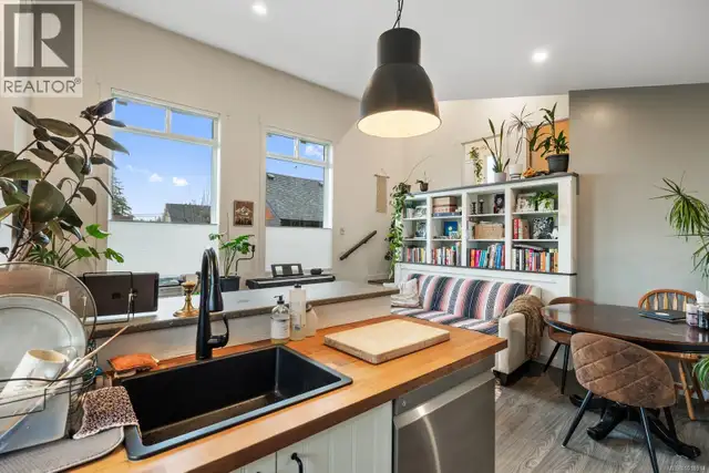 3328 Third St Cumberland, British Columbia in Houses for Sale in Comox / Courtenay / Cumberland - Image 8