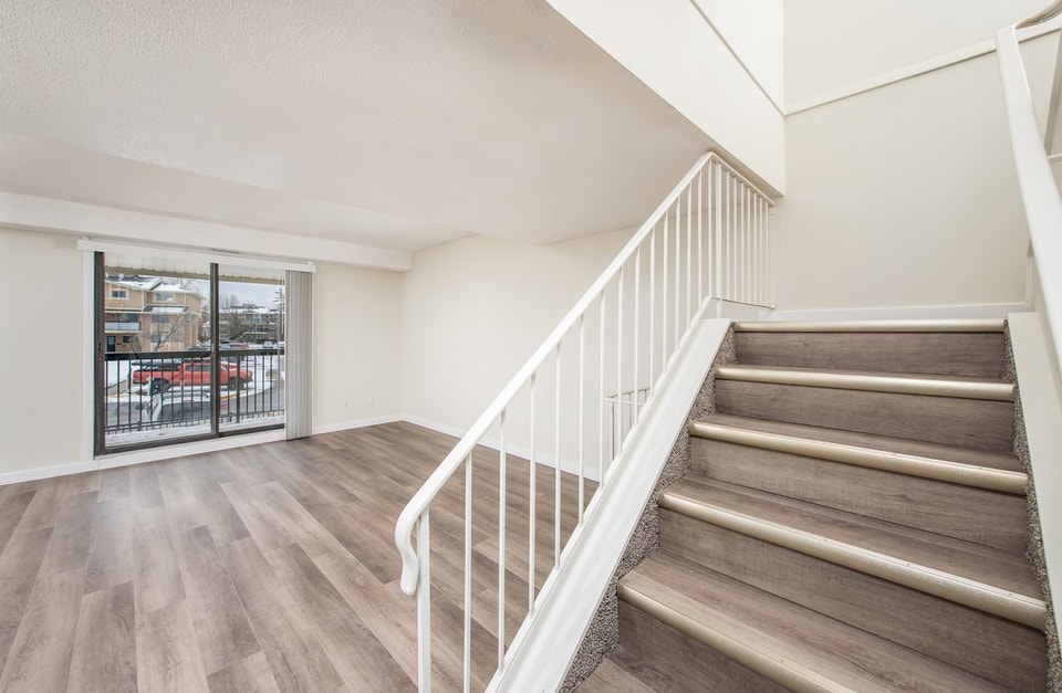 Sierra Gardens - 2 Bedroom Bi-level House for Rent 2