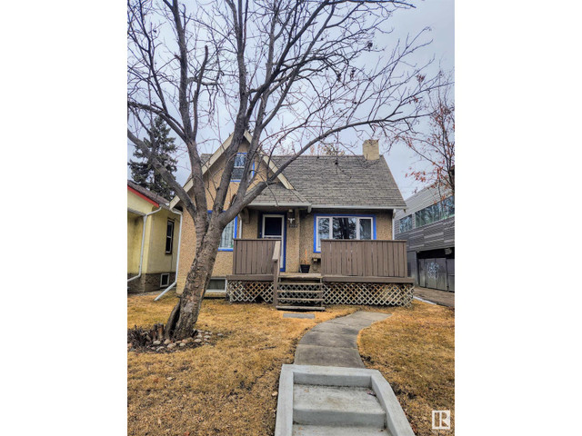 10918 84 AV NW Edmonton, Alberta in Houses for Sale in Edmonton