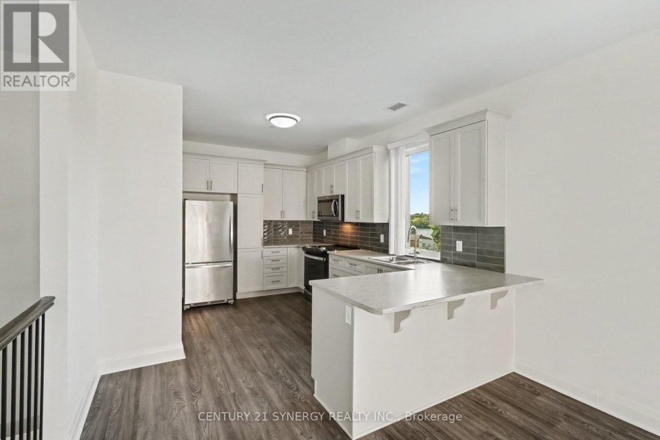 3D - 40 MCGILL STREET S Smiths Falls, Ontario 4