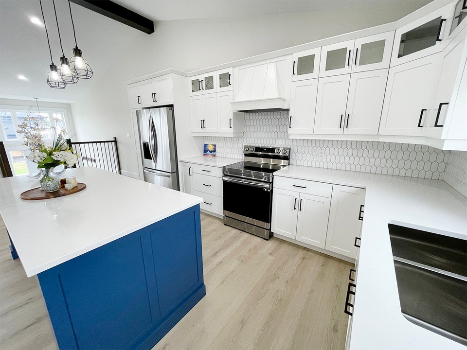 C'TOWN 3BR UPPER LVL HOUSE + 2BR GROUND LVL APT - INCLUDES HEAT! 3